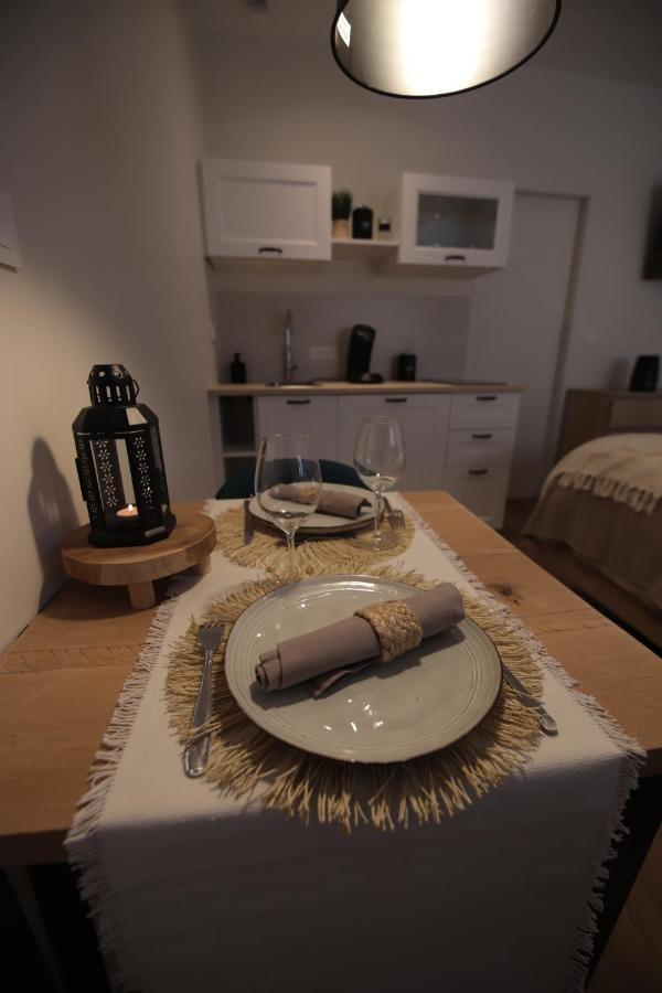 Gite De Charme Haut De Gamme Avec Jacuzzi Et Sauna Privatifs Donzère Exterior foto